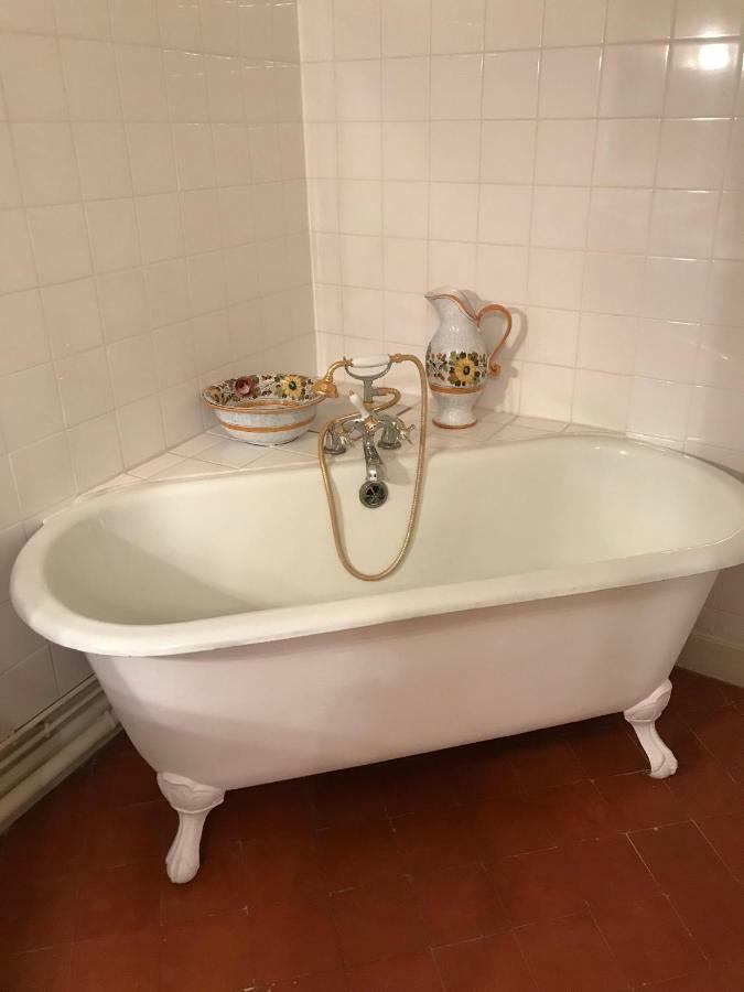 Bed and breakfast La Maison Quarante Chambre photo